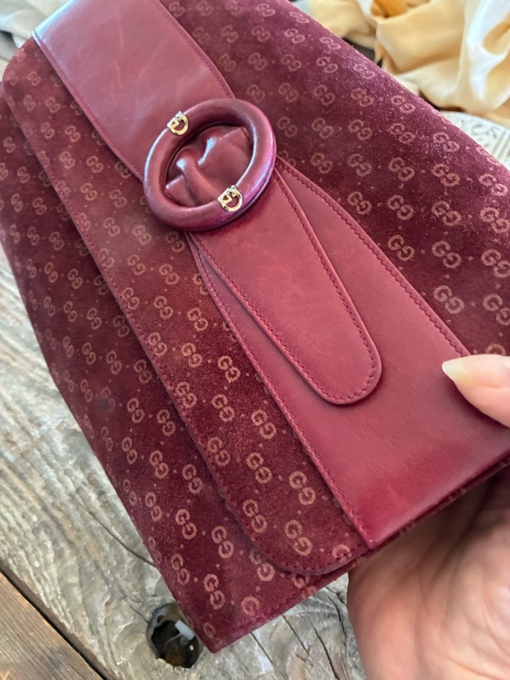 Vintage Gucci Burgundy GG Monogram Suede Clutch with Circular Buckle - Picture 3 of 16